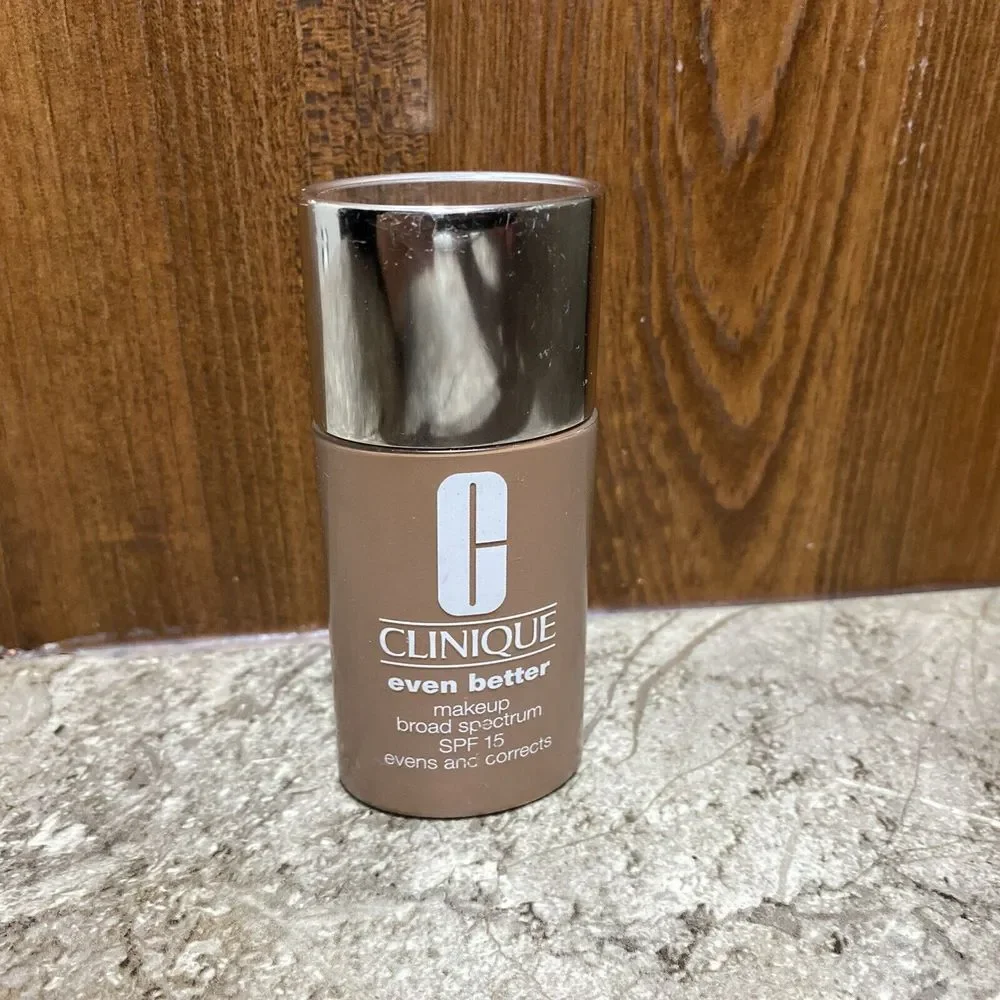 Clinique Even Better Makeup SPF 15 CN 117 Carob (D) - 1 fl oz HTF NWOB‎